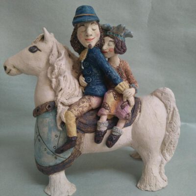 Caballero de cerámica cabalgando I